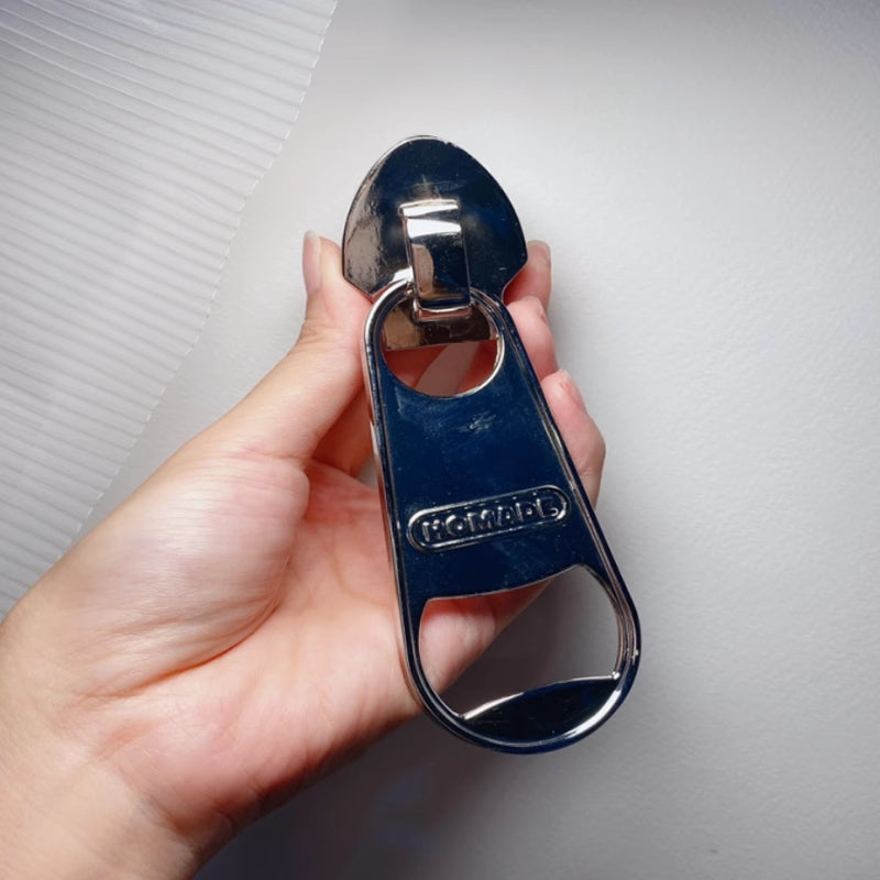 Trendy Zipper Bottle Opener - Creative Magnetic Beer Opener - Unique Zinc Alloy Magnetic Fridge Magnet